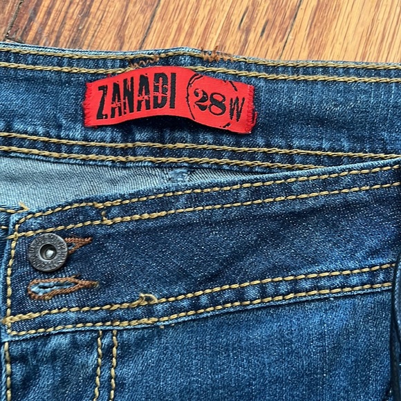 🦋🥶”Sale”Nwt Gorgeous denim bootcut jeans with studs on back pocket.. - Picture 3 of 5
